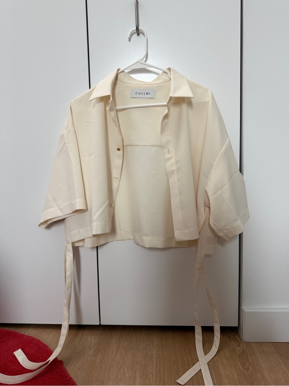 Culini Cream Cropped Button-Front Shirt